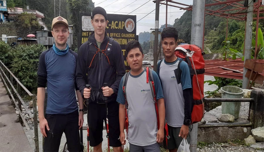 On the Way to Nayapul